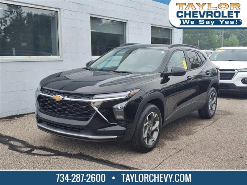 Certified 2024 Chevrolet Trax LT w/ Driver Confidence Package image 1