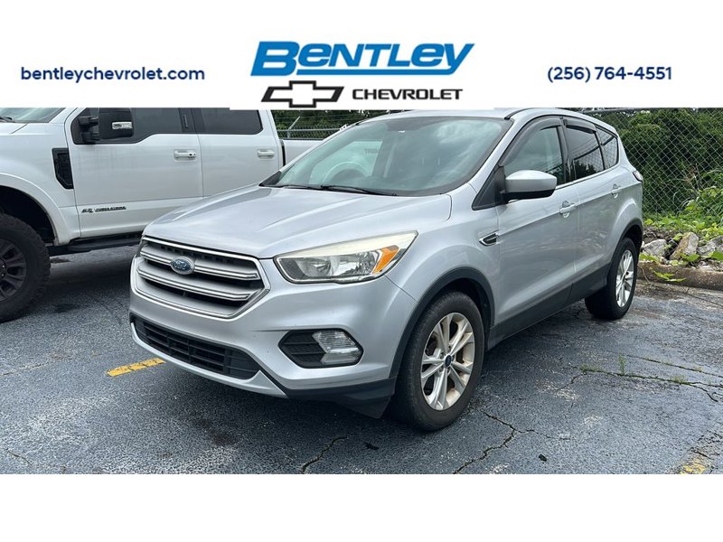 Used 2017 Ford Escape SE image 1
