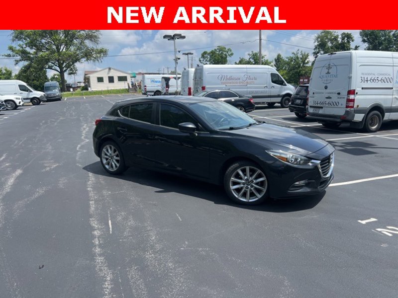 Used 2017 MAZDA MAZDA3 Touring image 1