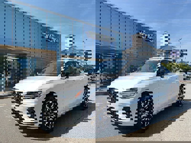 Certified 2024 Volvo S60 B5 Core image 1
