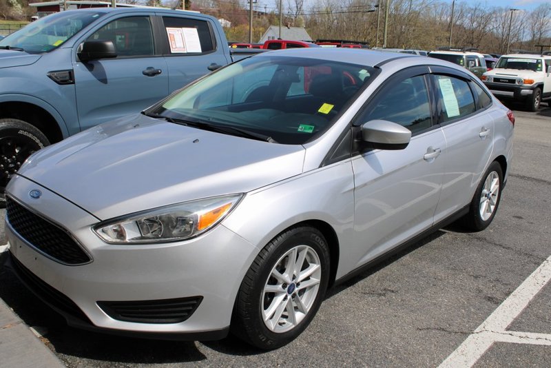Used 2018 Ford Focus SE image 1