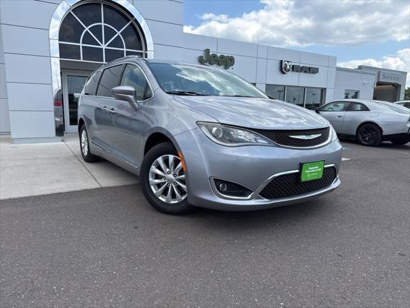 Certified 2018 Chrysler Pacifica Touring-L Plus image 1
