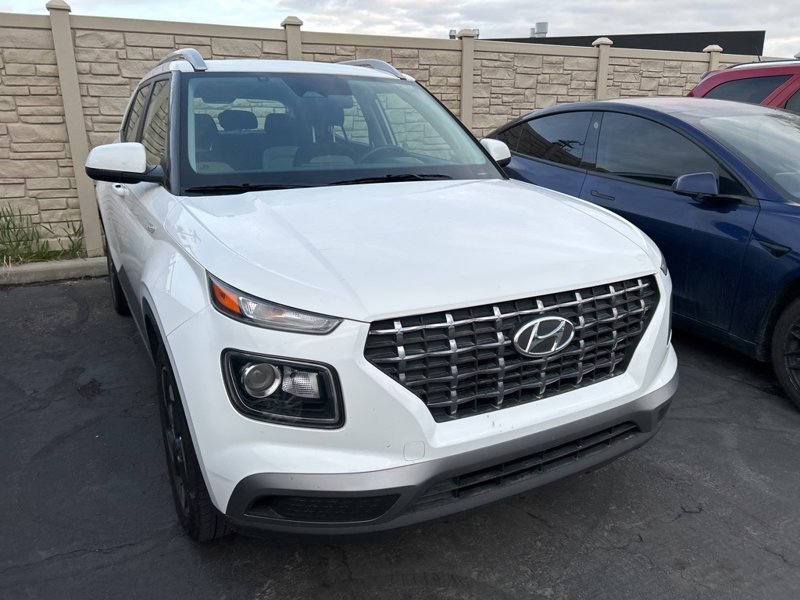 Certified 2024 Hyundai Venue SEL image 1