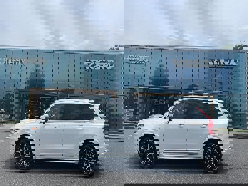 Certified 2024 Volvo XC90 B5 Plus image 1