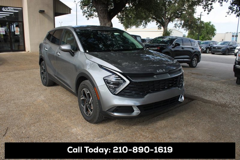 Certified 2024 Kia Sportage LX image 1