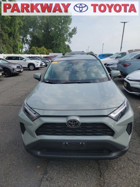 Used 2022 Toyota RAV4 XLE image 1