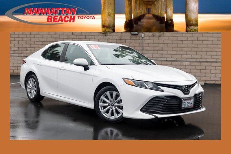 Used 2018 Toyota Camry LE image 1