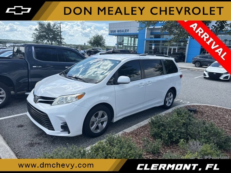 Used 2018 Toyota Sienna LE image 1