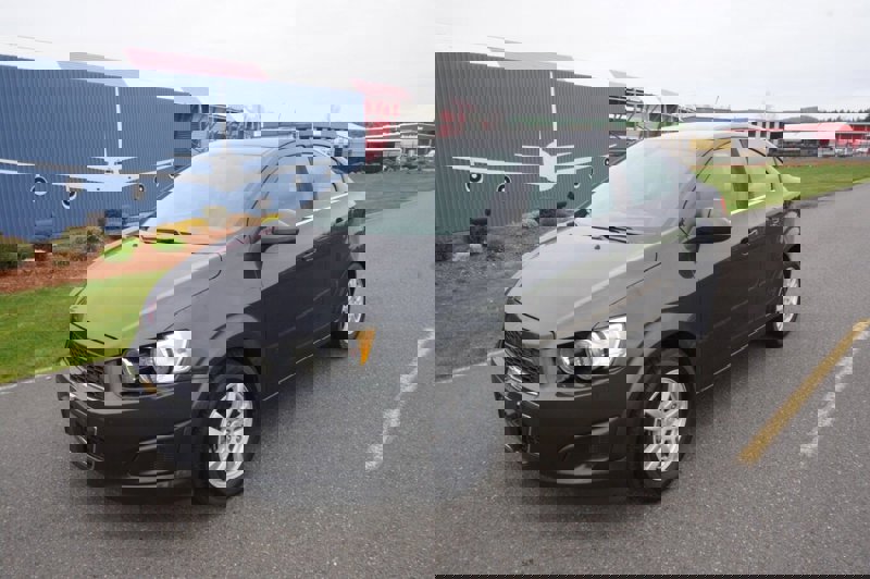 Used 2015 Chevrolet Sonic LT image 1