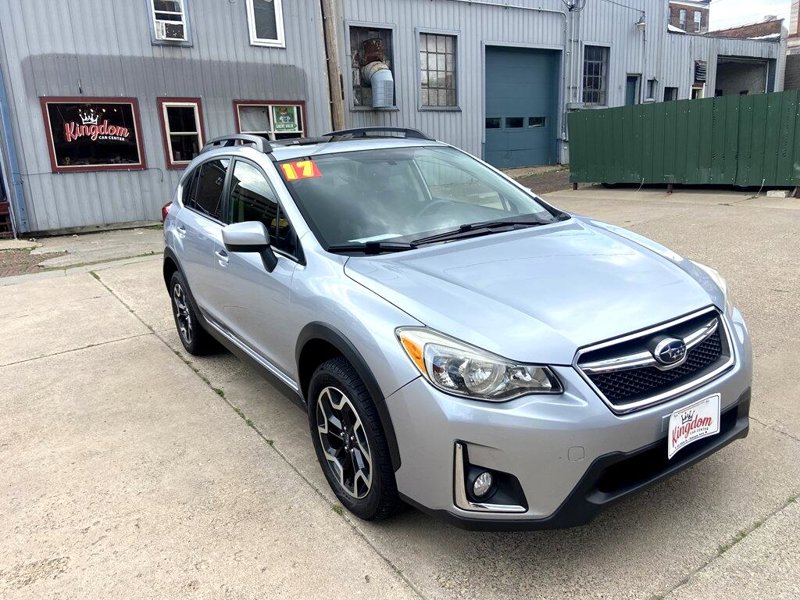 Used 2017 Subaru Crosstrek 2.0i Premium w/ Moonroof Package image 1