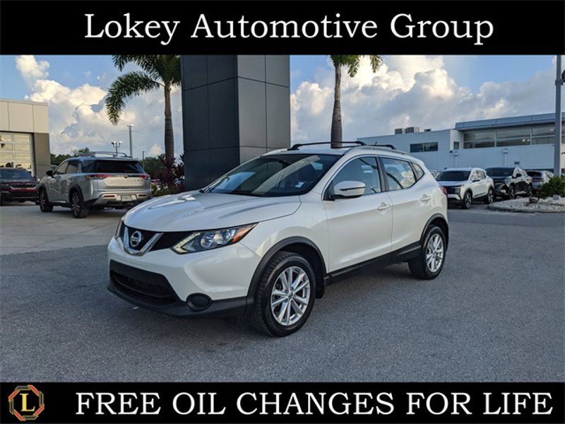 Certified 2017 Nissan Rogue Sport SV image 1