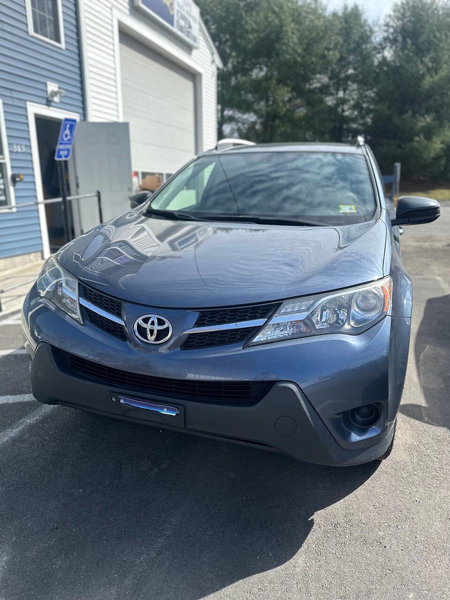 Used 2014 Toyota RAV4 LE image 1