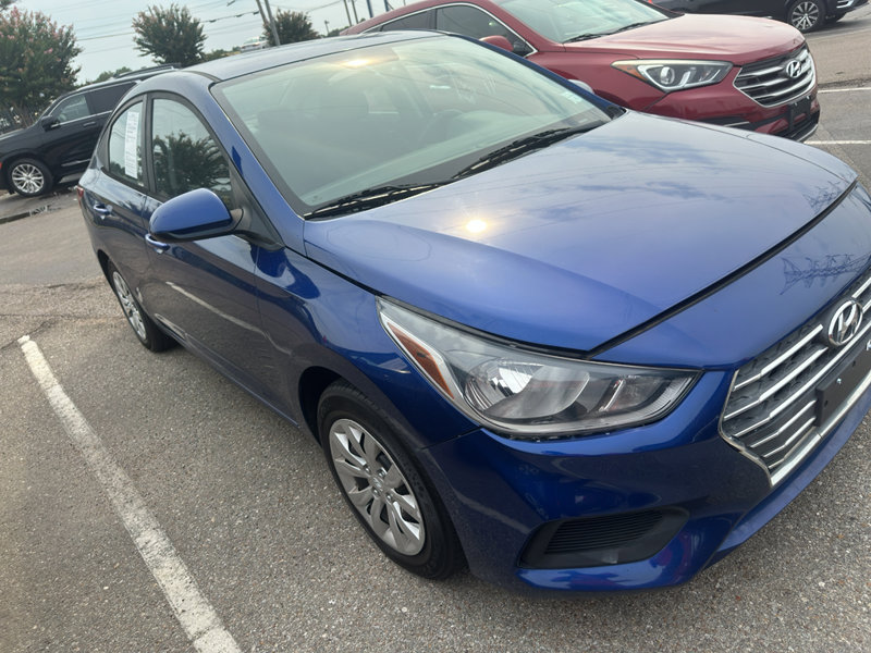 Used 2019 Hyundai Accent SE image 1
