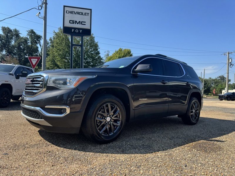 Used 2018 GMC Acadia SLT w/ LPO, Floor Liner Package image 1