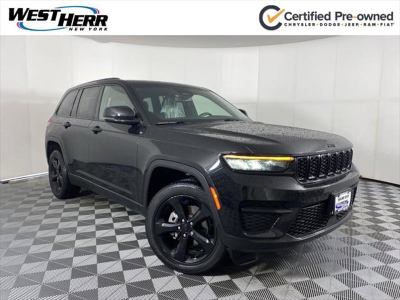 Certified 2022 Jeep Grand Cherokee Altitude image 1