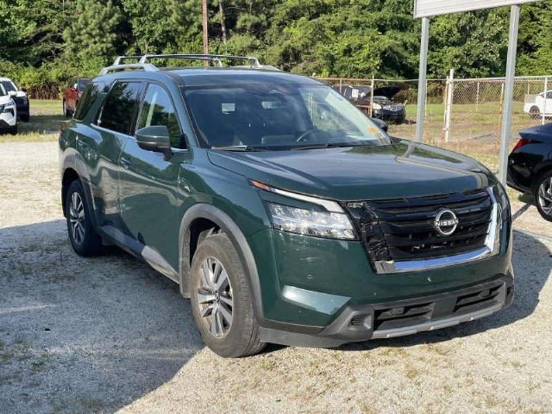 Certified 2023 Nissan Pathfinder SL image 1