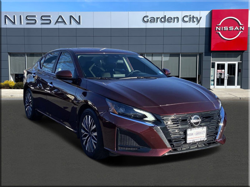 Certified 2023 Nissan Altima 2.5 SV image 1