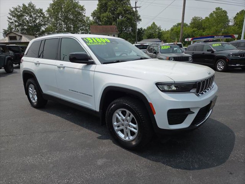 Certified 2022 Jeep Grand Cherokee Laredo w/ MOPAR Finishing Package image 1