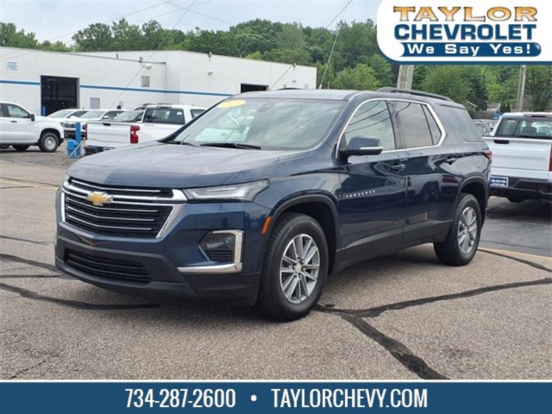 Certified 2023 Chevrolet Traverse LT w/ LPO, Floor Liner Package image 1