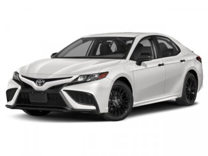 Used 2022 Toyota Camry SE image 1