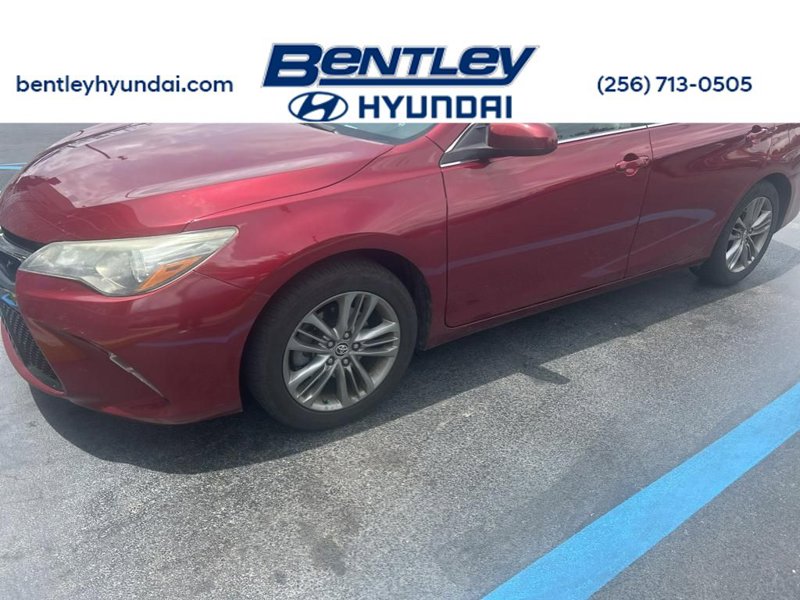 Used 2016 Toyota Camry SE image 1