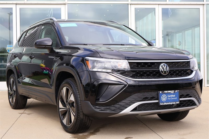 Certified 2024 Volkswagen Taos SE w/ Panoramic Sunroof Package image 1