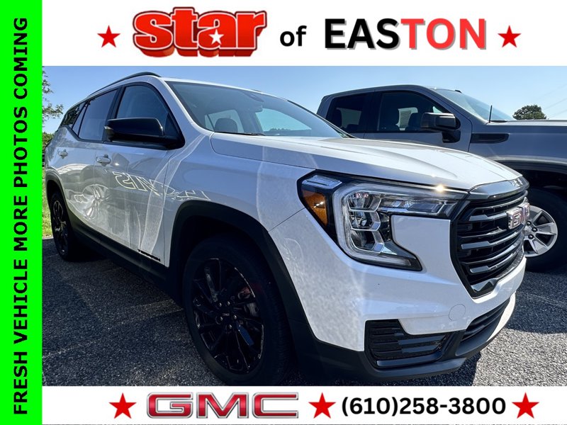 Used 2024 GMC Terrain SLE w/ Driver Convenience Package image 1