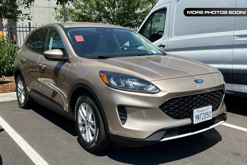 Used 2021 Ford Escape SE w/ Convenience Package image 1