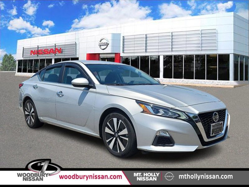 Certified 2022 Nissan Altima 2.5 SV image 1