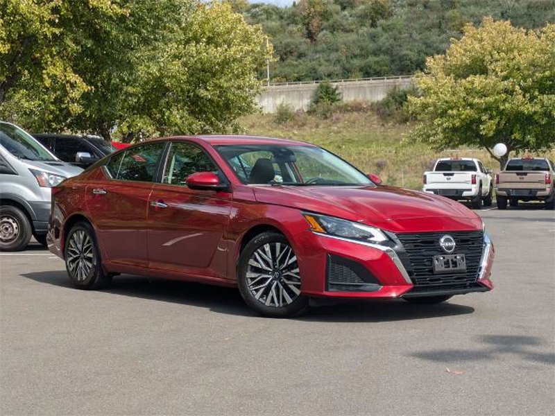 Certified 2023 Nissan Altima 2.5 SV image 1