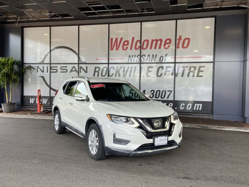 Certified 2017 Nissan Rogue SV w/ SV Premium Package image 1
