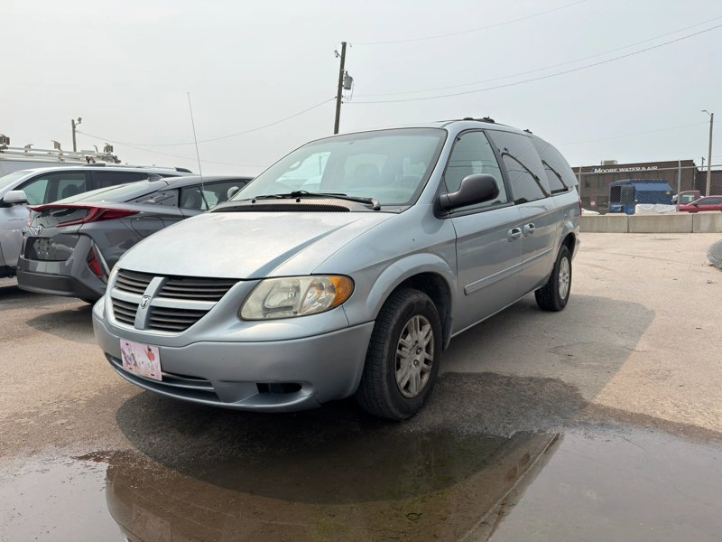 Used 2005 Dodge Grand Caravan SE w/ Popular Equipment Group I image 1