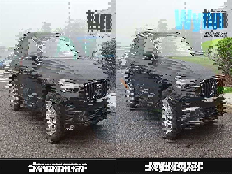 Certified 2022 Volvo XC60 B5 Momentum image 1