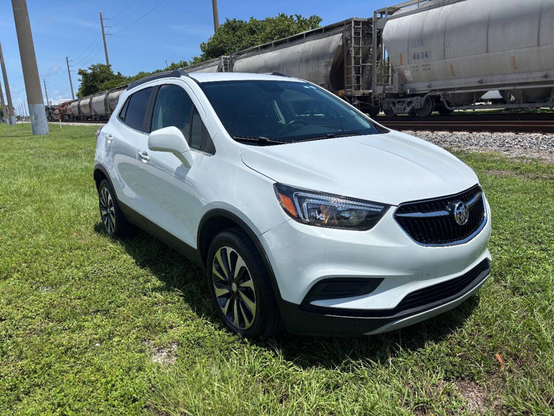 Used 2021 Buick Encore Preferred image 1