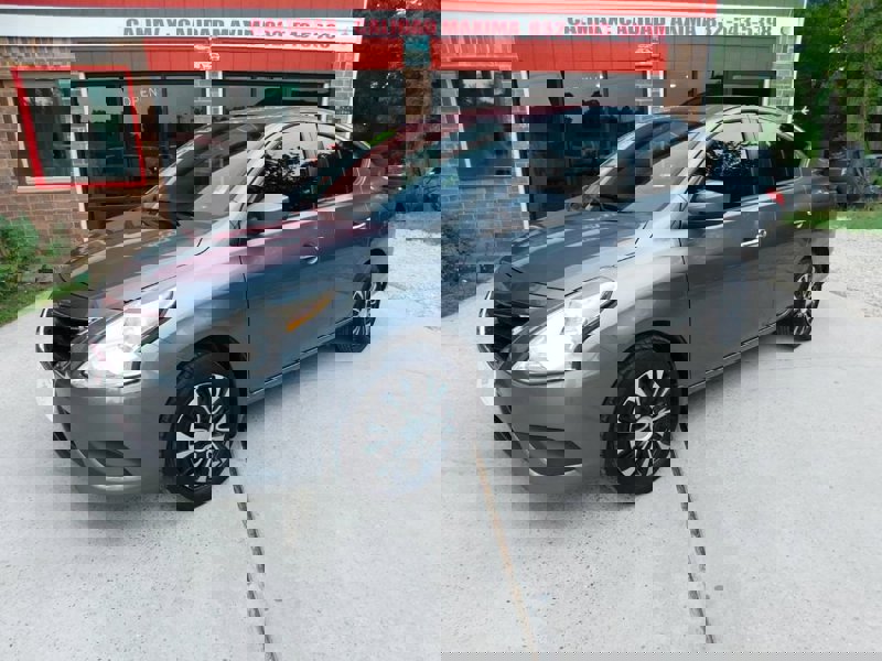 Used 2019 Nissan Versa SV image 1