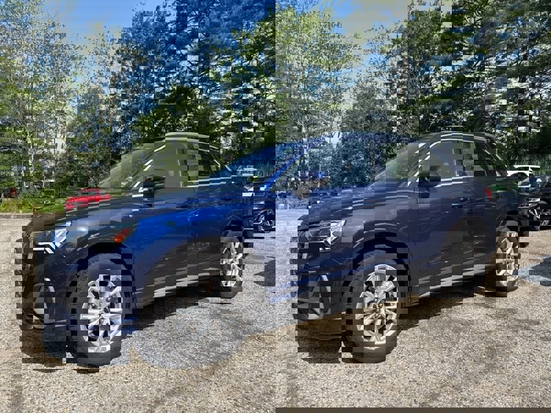 Certified 2025 Audi Q3 2.0T Premium w/ Convenience Package image 1