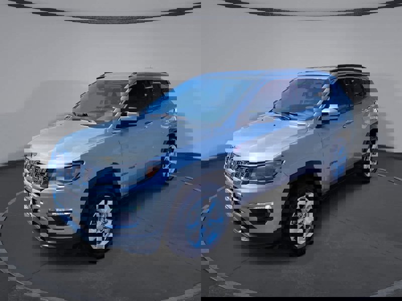 Used 2018 Jeep Compass Latitude w/ Popular Equipment Group image 1
