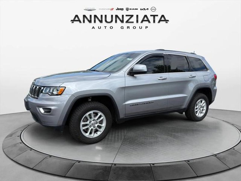 Used 2019 Jeep Grand Cherokee Laredo image 1