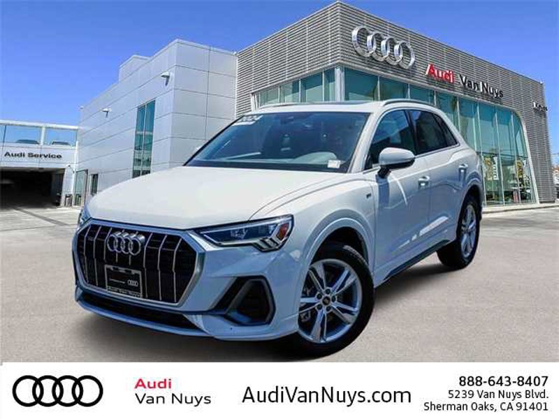 Certified 2024 Audi Q3 2.0T Premium Plus image 1