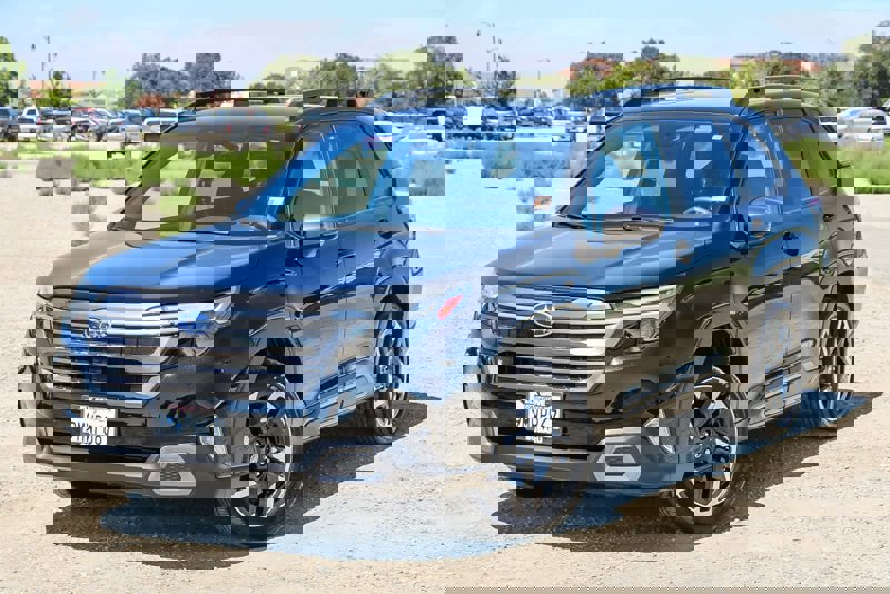 Certified 2025 Subaru Forester Limited image 1