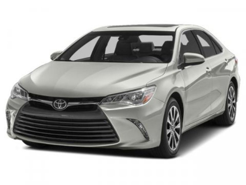 Used 2015 Toyota Camry LE image 1