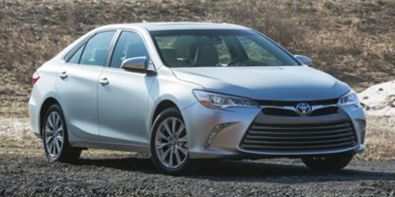 Used 2016 Toyota Camry SE image 1