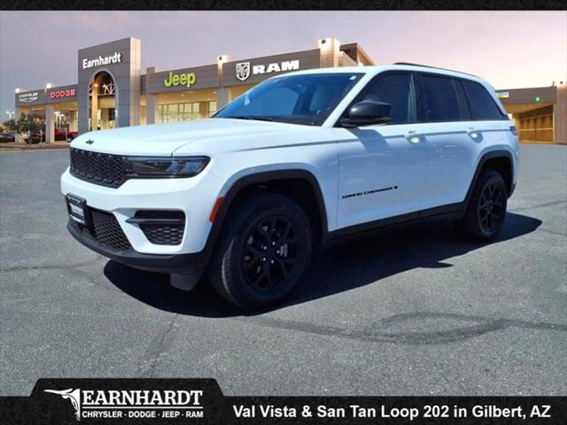 Certified 2024 Jeep Grand Cherokee Altitude image 1