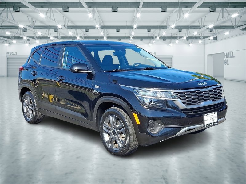 Certified 2022 Kia Seltos LX image 1