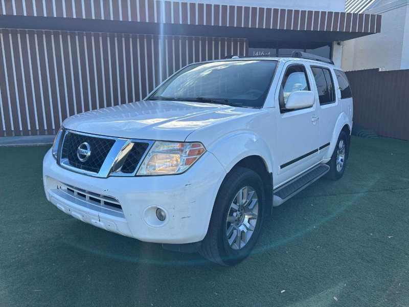 Used 2011 Nissan Pathfinder LE w/ Navigation Pkg image 1