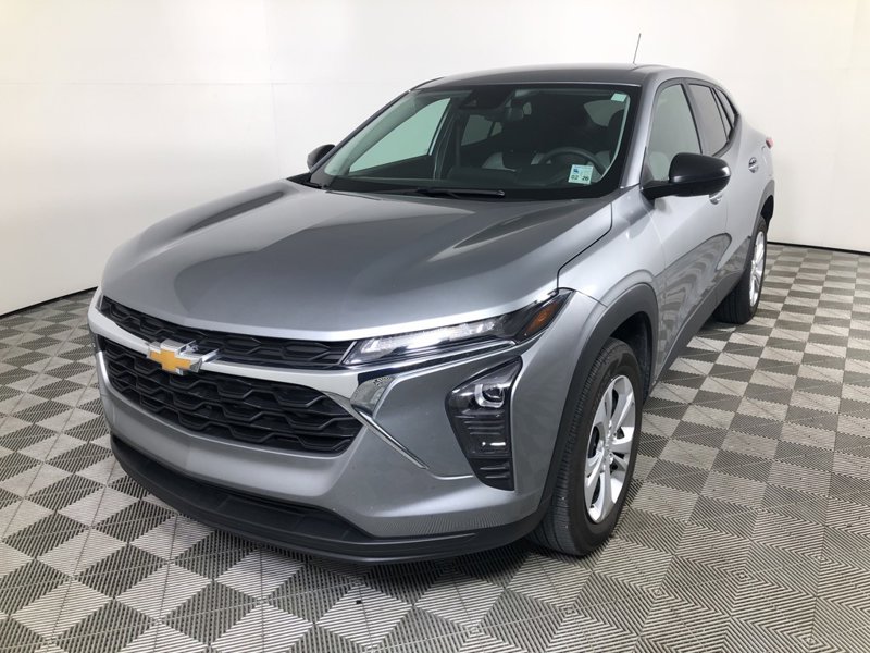 Certified 2024 Chevrolet Trax LS image 1