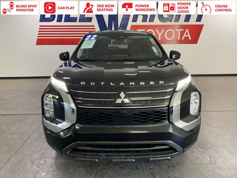 Used 2022 Mitsubishi Outlander ES image 1
