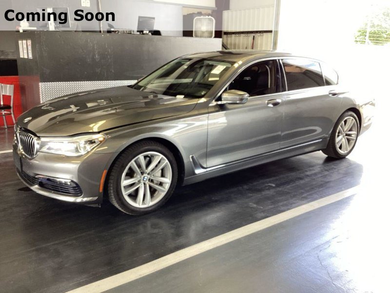 Used 2016 BMW 750i image 1