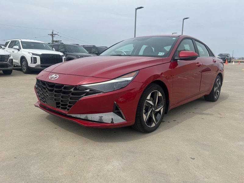 Certified 2022 Hyundai Elantra Limited w/ Preferred Accessory Package image 1