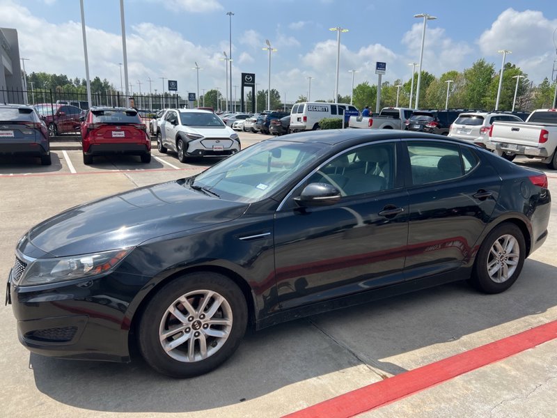 Used 2011 Kia Optima LX image 1